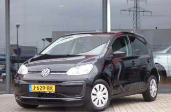 Volkswagen Up! 1.0 BMT 5drs move up! Airco | Black | JBL | Privacy glass