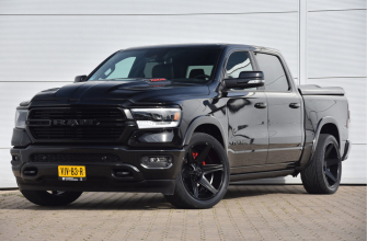 Dodge Ram 1500 5.7 V8 4x4 Crew Cab Laramie | Lucht | Black Appearance |
